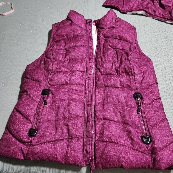 GreenTea Purple Puffer Vest with Faux Fur Trim - Picture 8 of 10